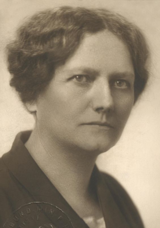 emmy freundlich parlament.jpg